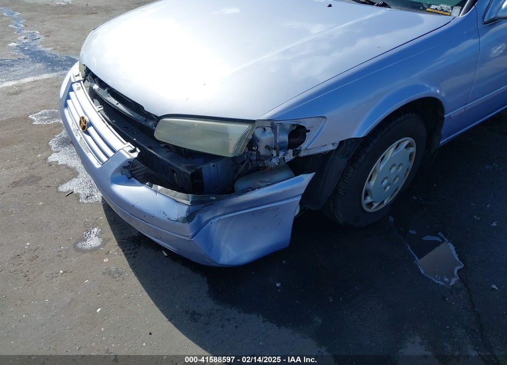 1998 TOYOTA CAMRY VIN: JT2BG22KXW0139052