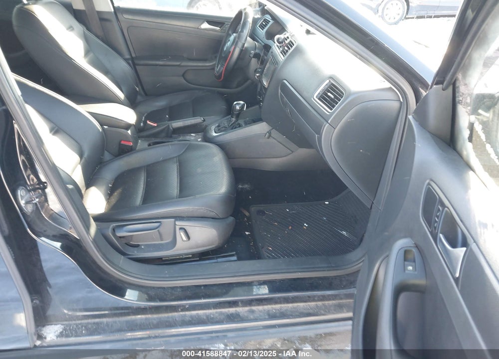 2014 VOLKSWAGEN JETTA VIN: 3VWD17AJ9EM241457