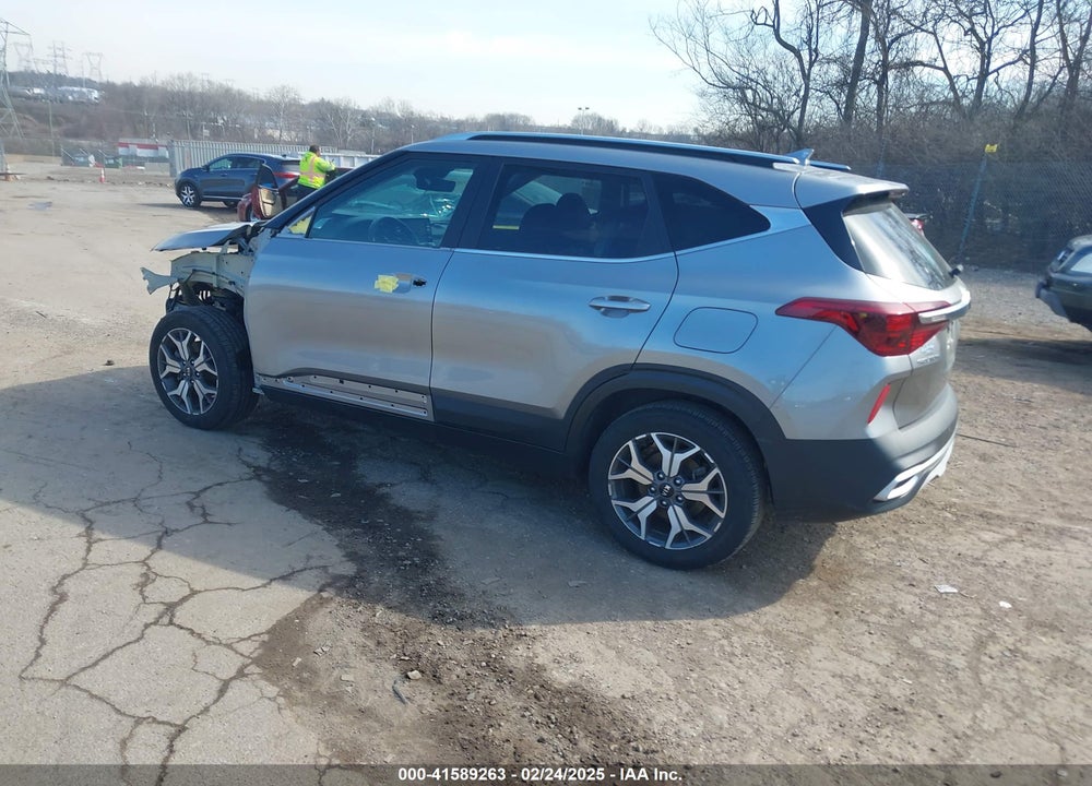 2021 KIA SELTOS VIN: KNDERCAA4M7151702