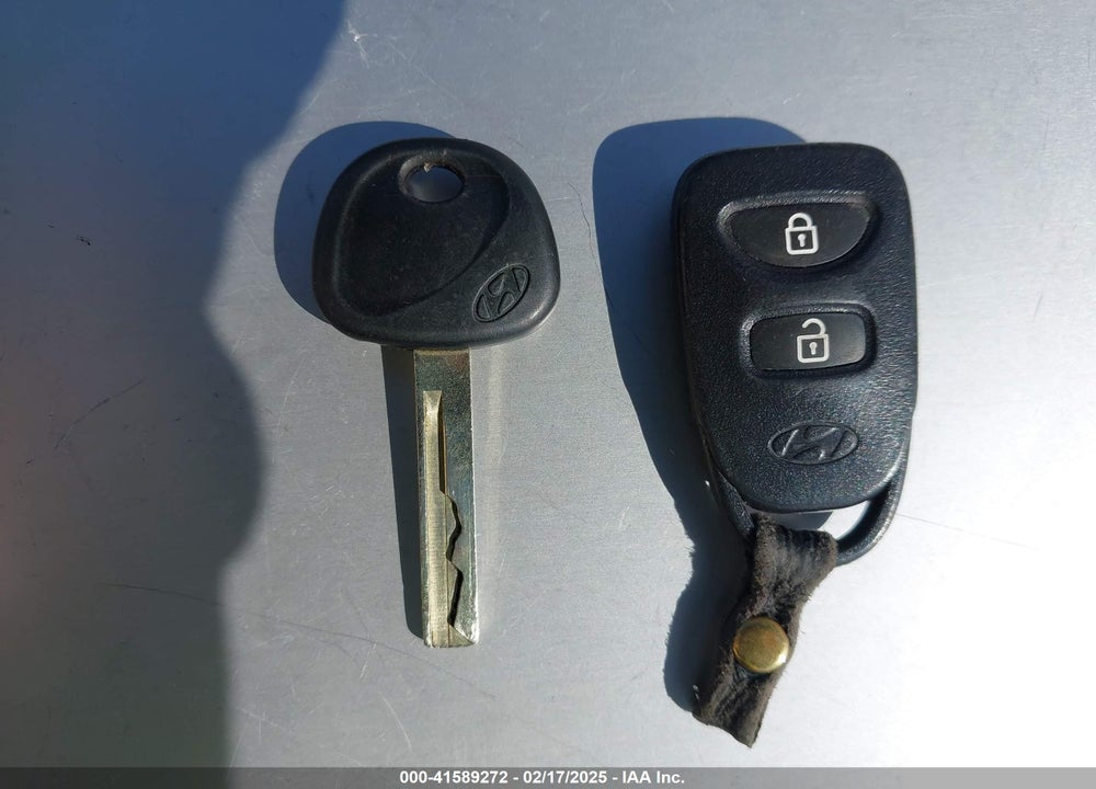 2014 HYUNDAI ACCENT VIN: KMHCU5AE6EU155785