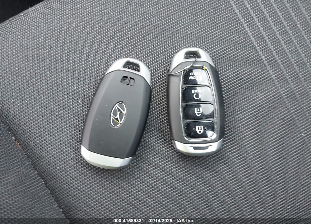 2023 HYUNDAI VENUE LIMITED VIN: KMHRC8A33PU215490