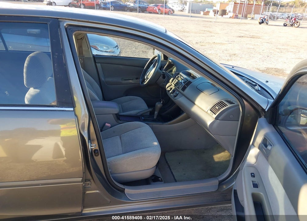 2004 TOYOTA CAMRY LE VIN: 4T1BE32K44U827701