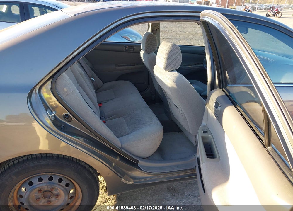 2004 TOYOTA CAMRY LE VIN: 4T1BE32K44U827701