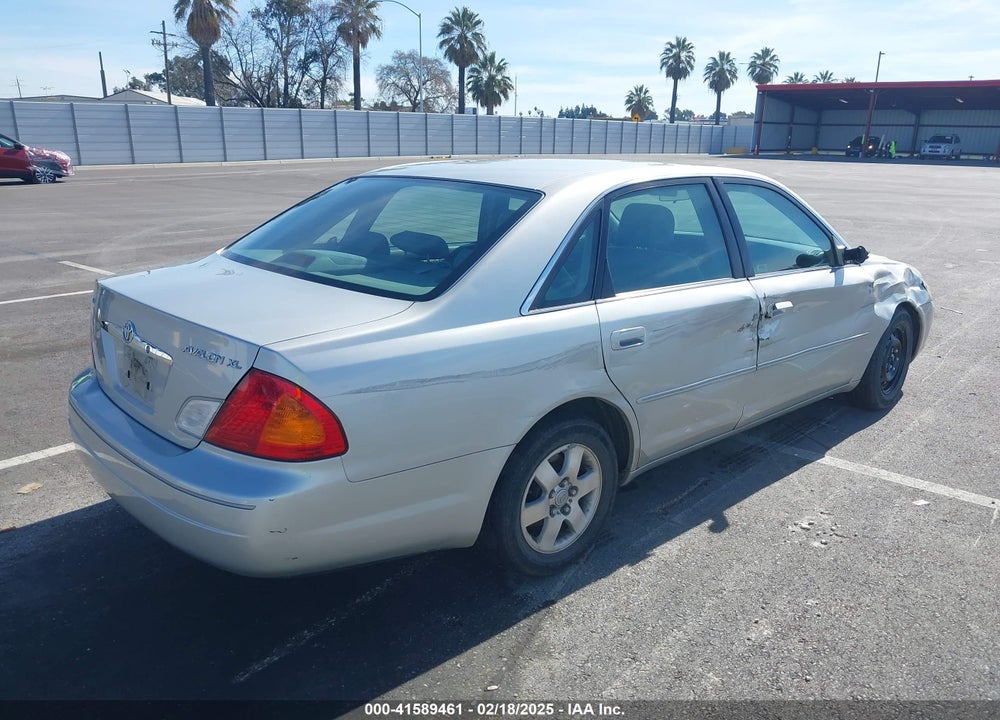 2001 TOYOTA AVALON XL VIN: 4T1BF28B01U139477