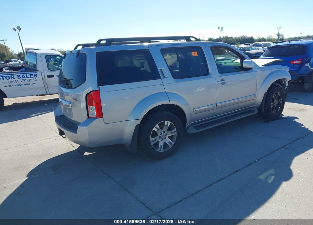 2011 PATHFINDER NISSAN  SILVER VIN: 5N1AR1NN8BC617681