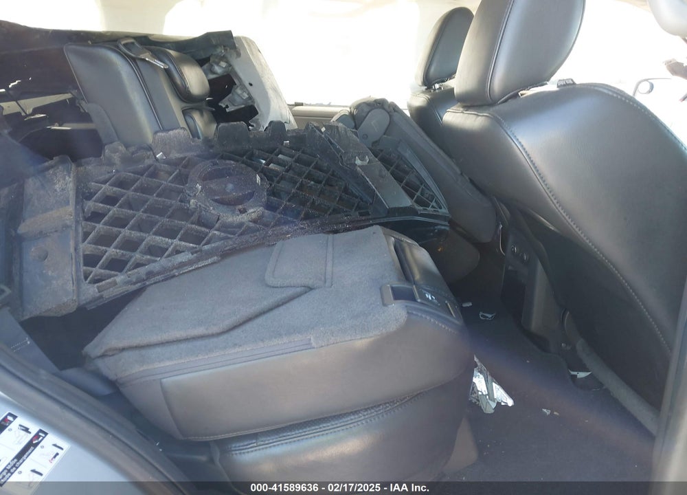 2011 PATHFINDER NISSAN  SILVER VIN: 5N1AR1NN8BC617681