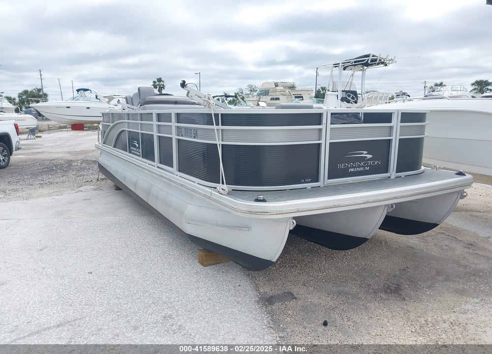 2020 BENNINGTON OTHER VIN: ETWC7047J920