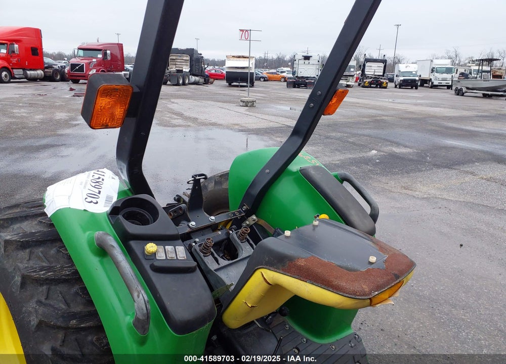 2011 JOHN DEERE 3038E VIN: 1LV3038ECBH313533
