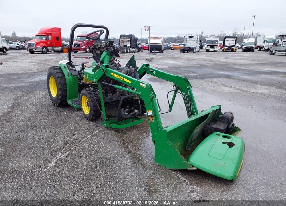2011 JOHN DEERE 3038E VIN: 1LV3038ECBH313533