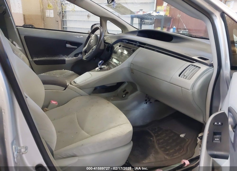 2011 TOYOTA PRIUS TWO VIN: JTDKN3DU3B5308598