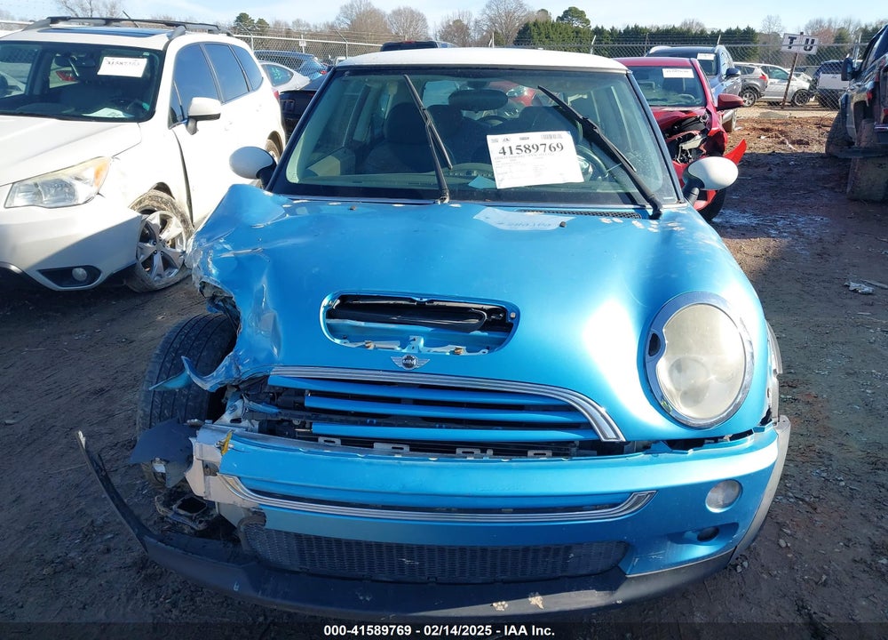 2002 MINI COOPER S VIN: WMWRE33422TD52765