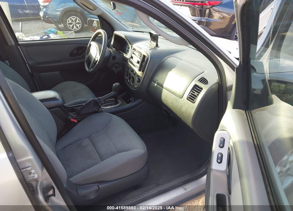 2005 FORD ESCAPE VIN: 1FMYU93145KA06181
