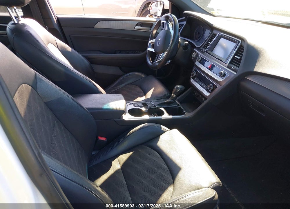 2018 HYUNDAI SONATA VIN: 5NPE34AF1JH700511