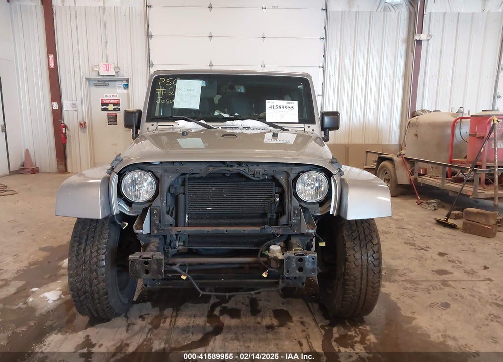 2016 JEEP WRANGLER UNLIMITED SAHARA VIN: 1C4BJWEG1GL114581