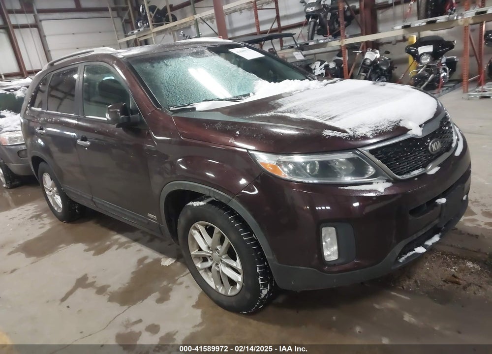 2015 KIA SORENTO LX VIN: 5XYKTCA67FG585733