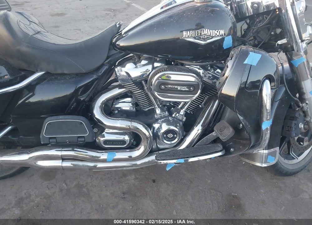 2019 HARLEY-DAVIDSON FLHR VIN: 1HD1FBC13KB673681