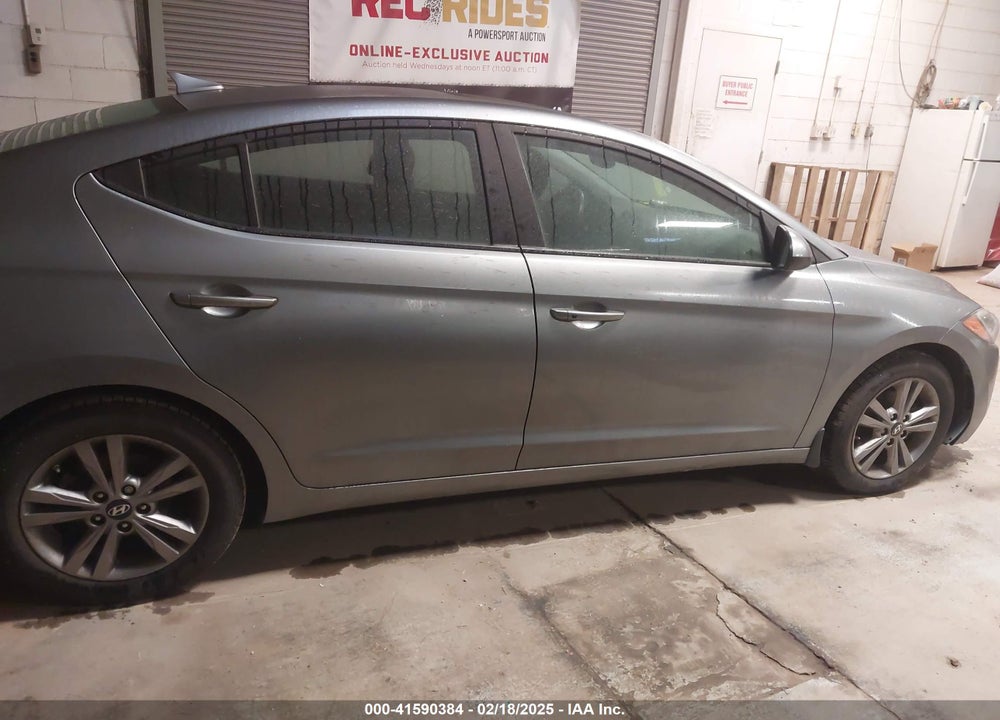 2018 HYUNDAI ELANTRA VIN: KMHD84LF2JU553580
