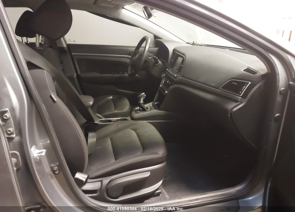 2018 HYUNDAI ELANTRA VIN: KMHD84LF2JU553580