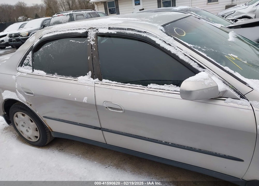 1999 HONDA ACCORD LX VIN: 1HGCG5549XA139745