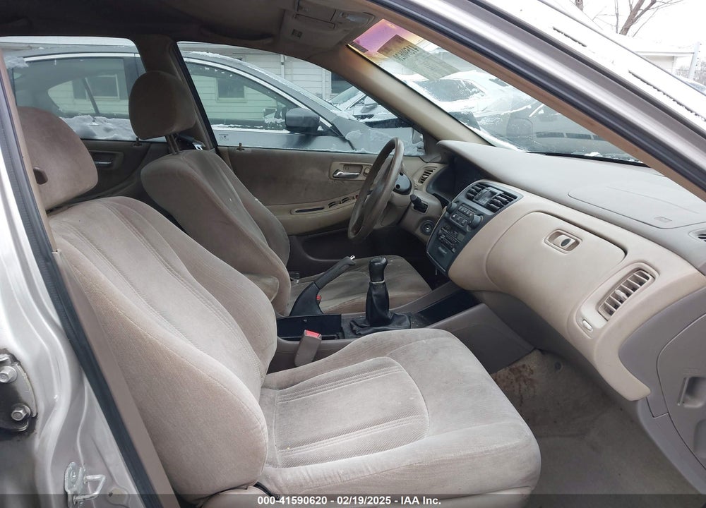 1999 HONDA ACCORD LX VIN: 1HGCG5549XA139745