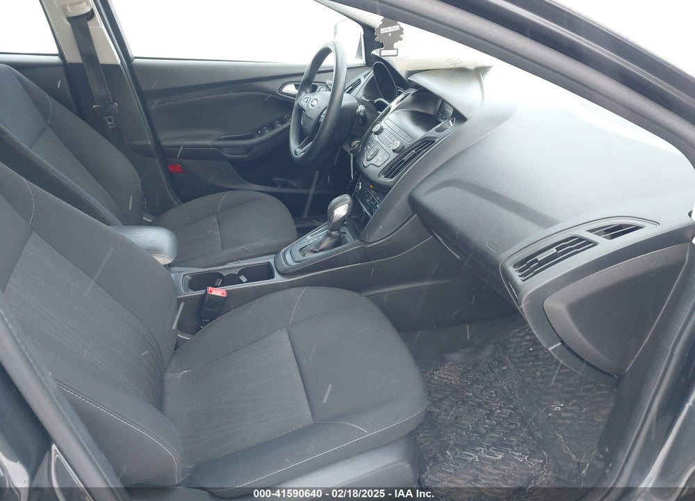 2018 FORD FOCUS SE VIN: 1FADP3K2XJL207840