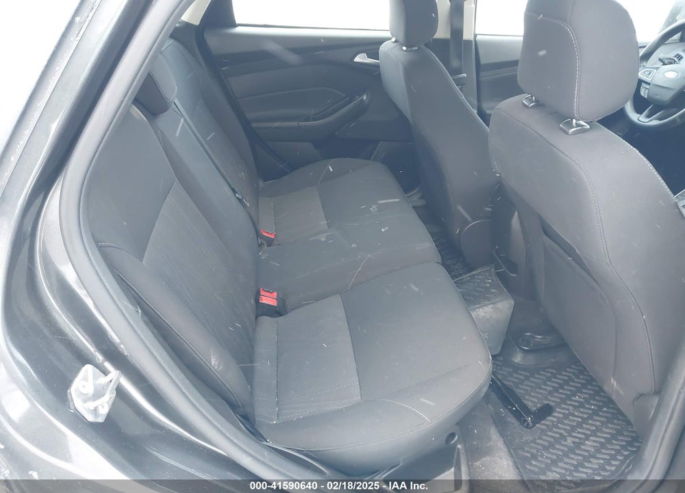2018 FORD FOCUS SE VIN: 1FADP3K2XJL207840