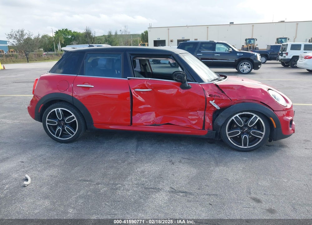 2015 MINI HARDTOP VIN: WMWXS5C55FT828286