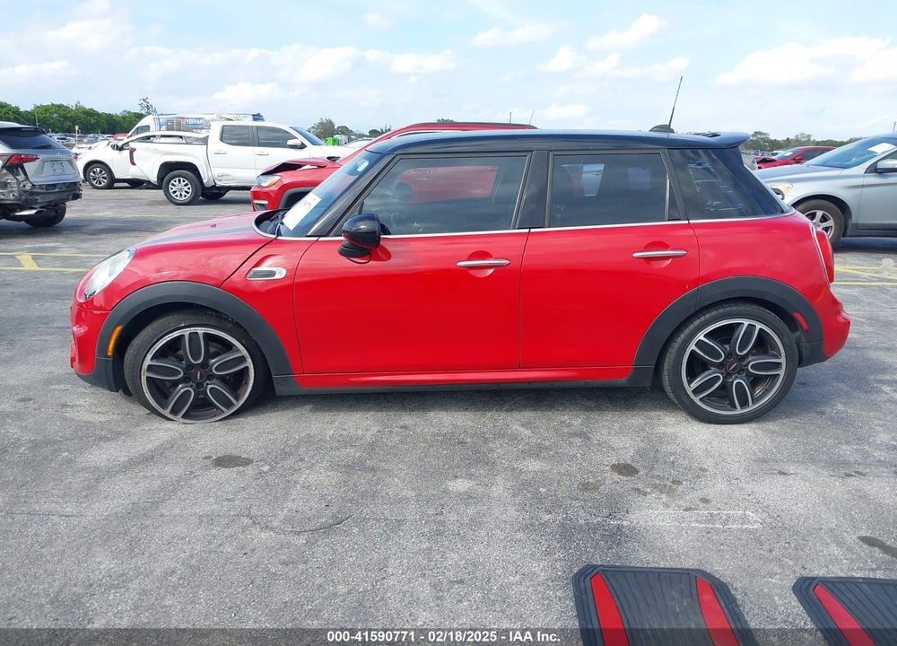 2015 MINI HARDTOP VIN: WMWXS5C55FT828286