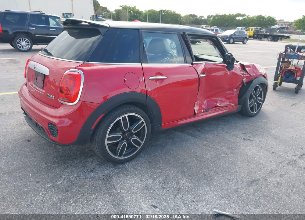 2015 MINI HARDTOP VIN: WMWXS5C55FT828286