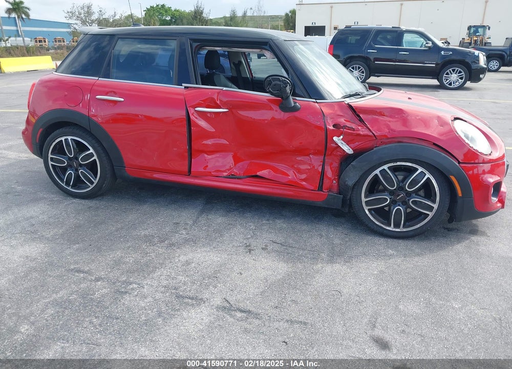 2015 MINI HARDTOP VIN: WMWXS5C55FT828286