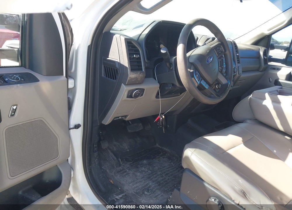 2019 FORD F-350 CHASSIS XL VIN: 1FD8W3HT1KED55942