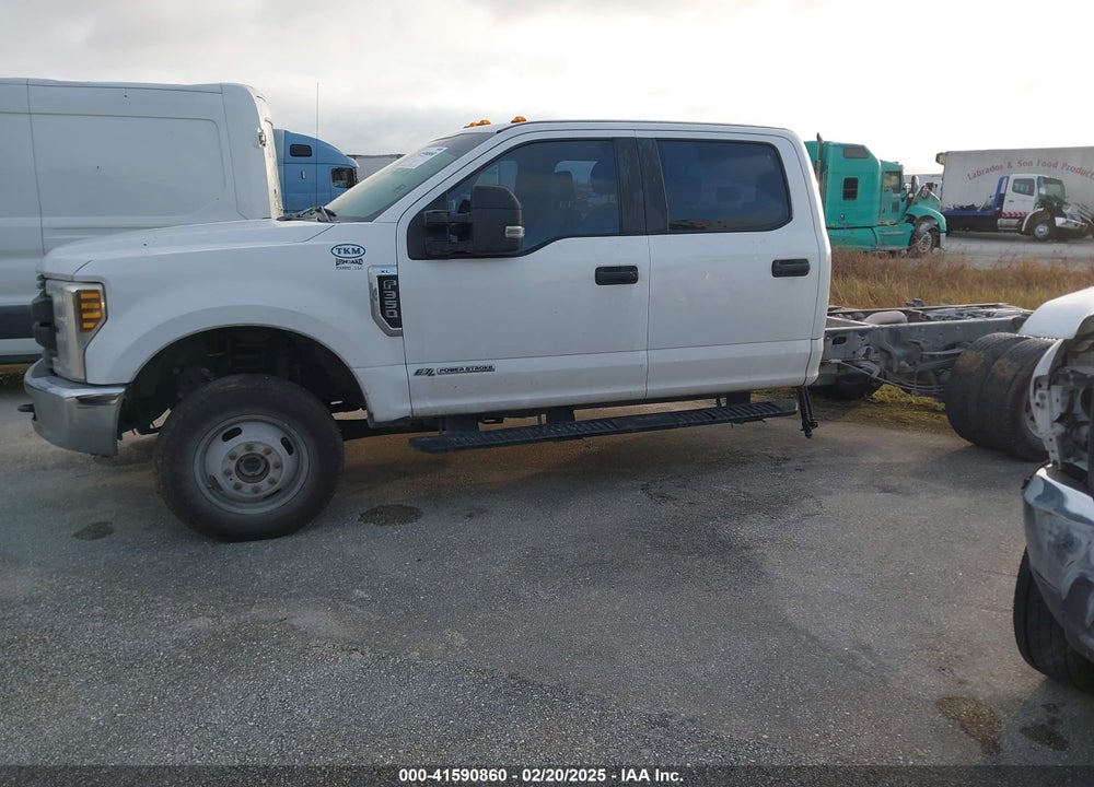2019 FORD F-350 CHASSIS XL VIN: 1FD8W3HT1KED55942