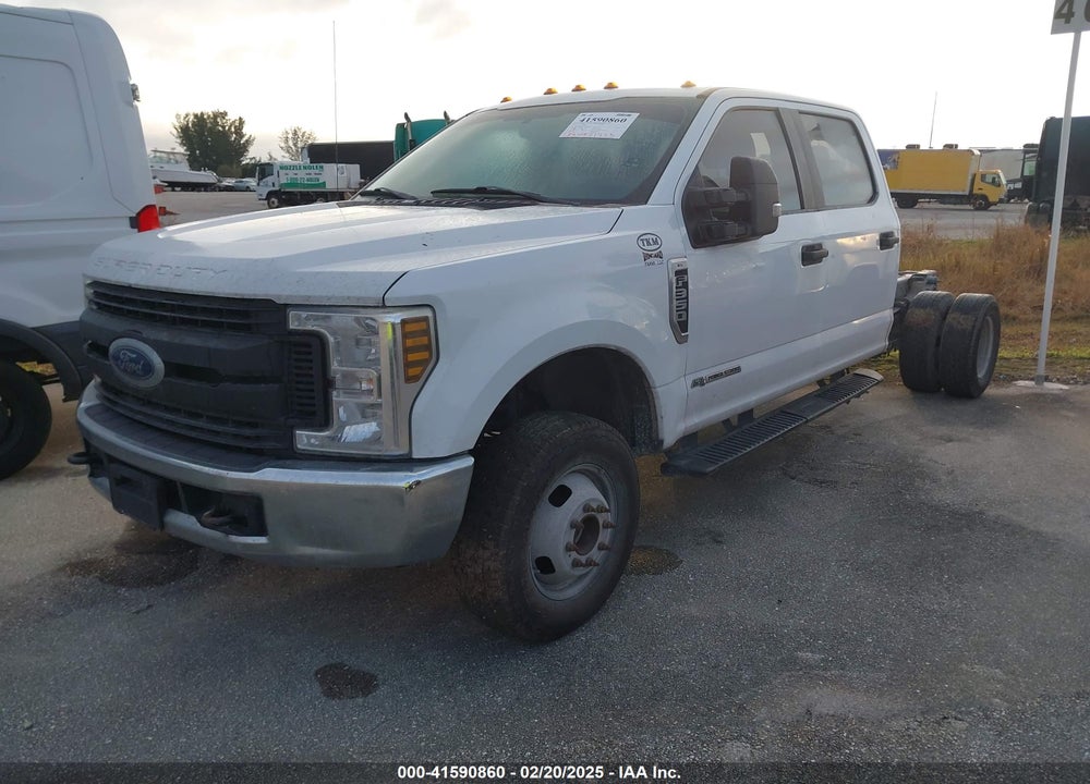 2019 FORD F-350 CHASSIS XL VIN: 1FD8W3HT1KED55942
