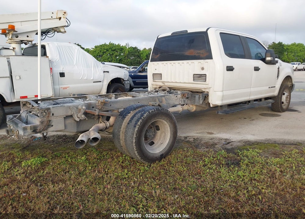 2019 FORD F-350 CHASSIS XL VIN: 1FD8W3HT1KED55942