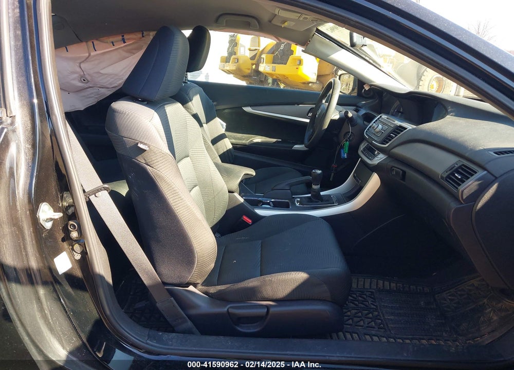2015 HONDA ACCORD VIN: 1HGCT1A38FA012131