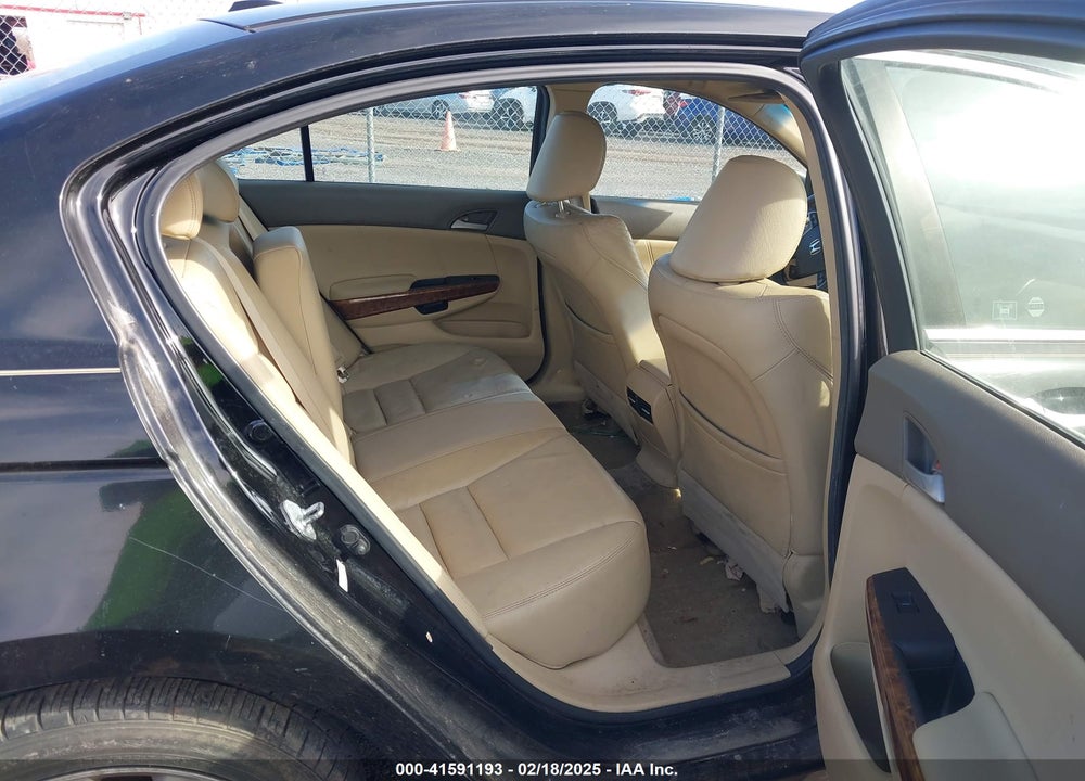 2010 HONDA ACCORD VIN: 1HGCP3F83AA003995