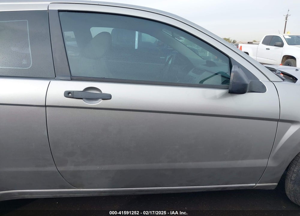 2008 FORD FOCUS VIN: 1FAHP32N88W296229
