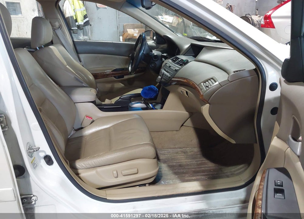 2009 HONDA ACCORD VIN: 1HGCP36819A025053
