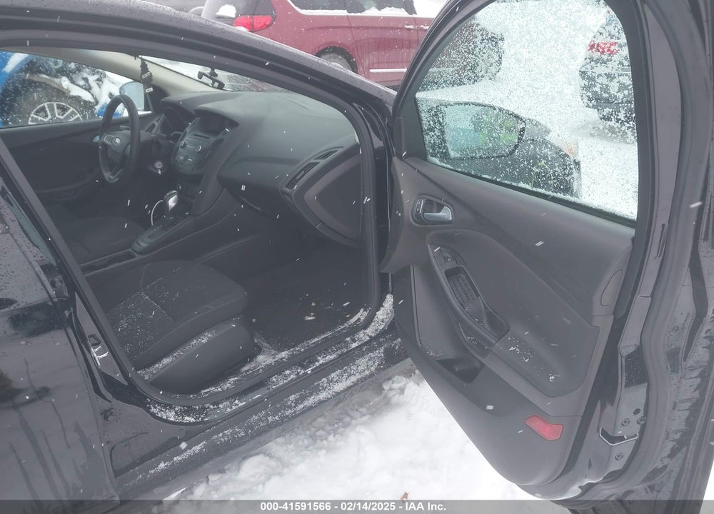 2016 FORD FOCUS SE VIN: 1FADP3F23GL312223