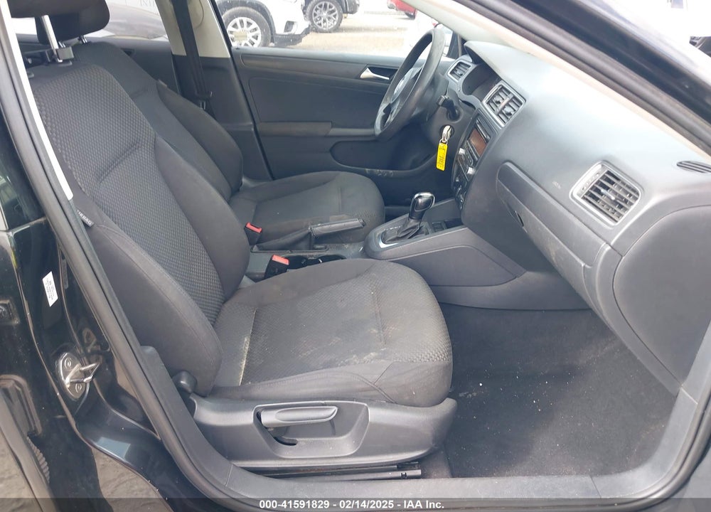 2012 VOLKSWAGEN JETTA 2.0L S VIN: 3VW2K7AJ1CM315813