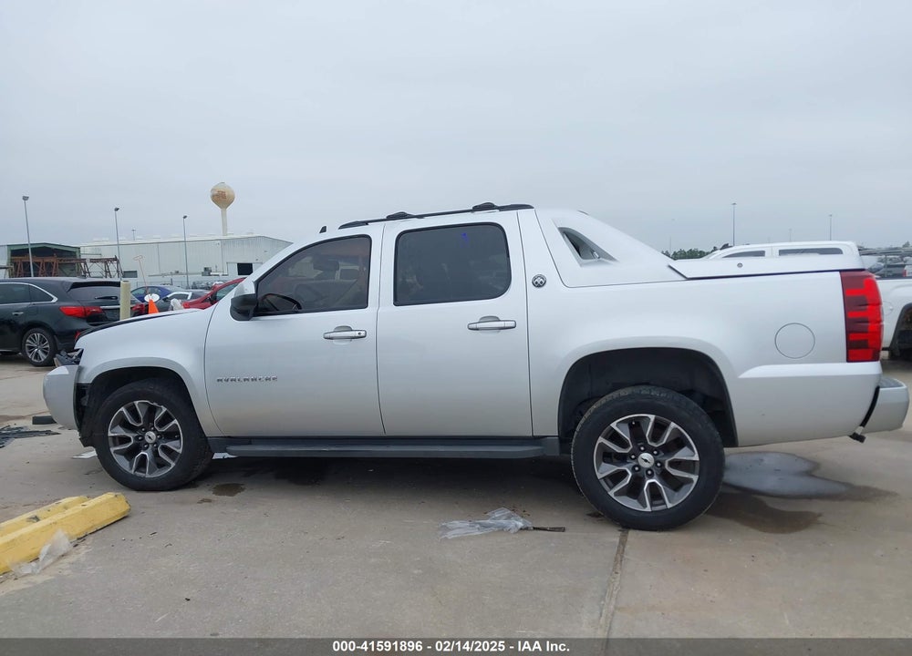 2013 CHEVROLET AVALANCHE VIN: 3GNMCFE04DG162646