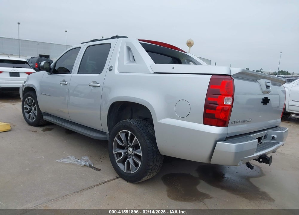 2013 CHEVROLET AVALANCHE VIN: 3GNMCFE04DG162646