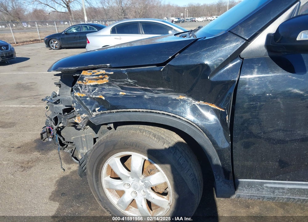 2011 KIA SORENTO VIN: 5XYKT3A18BG063899