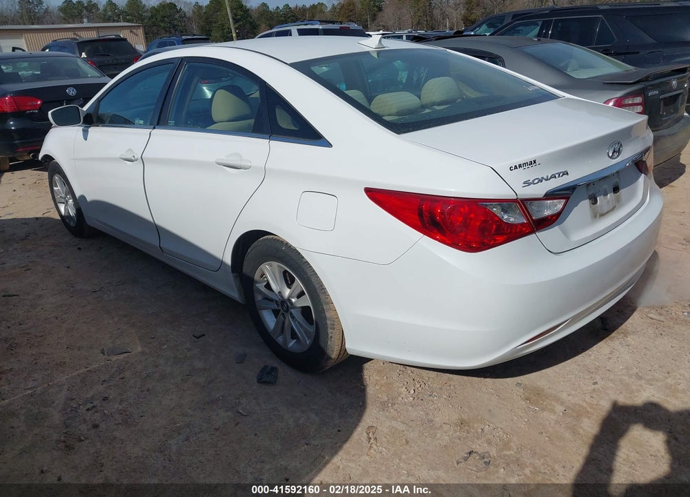 2013 HYUNDAI SONATA GLS VIN: 5NPEB4AC4DH753412