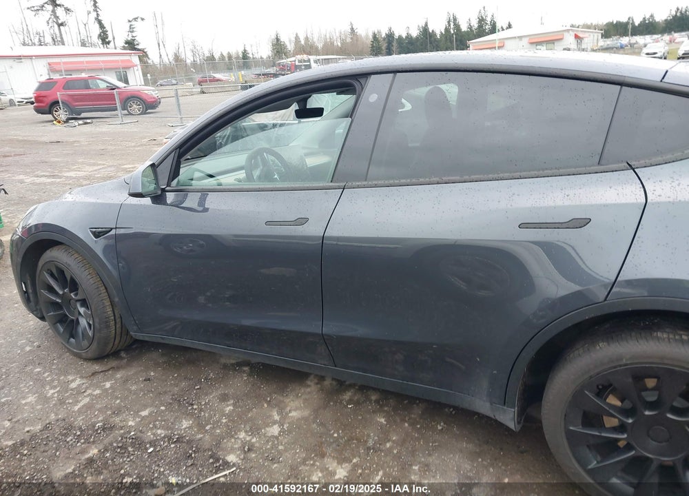 2021 TESLA MODEL Y LONG RANGE DUAL MOTOR ALL-WHEEL DRIVE VIN: 5YJYGDEE3MF255744
