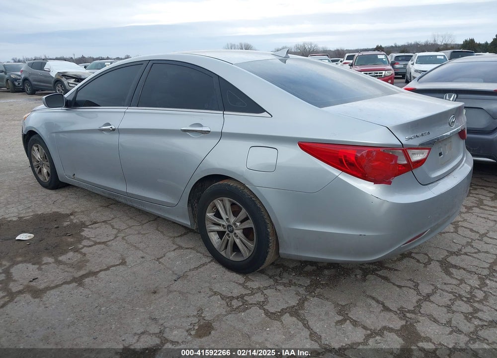 2013 HYUNDAI SONATA GLS VIN: 5NPEB4AC1DH564944