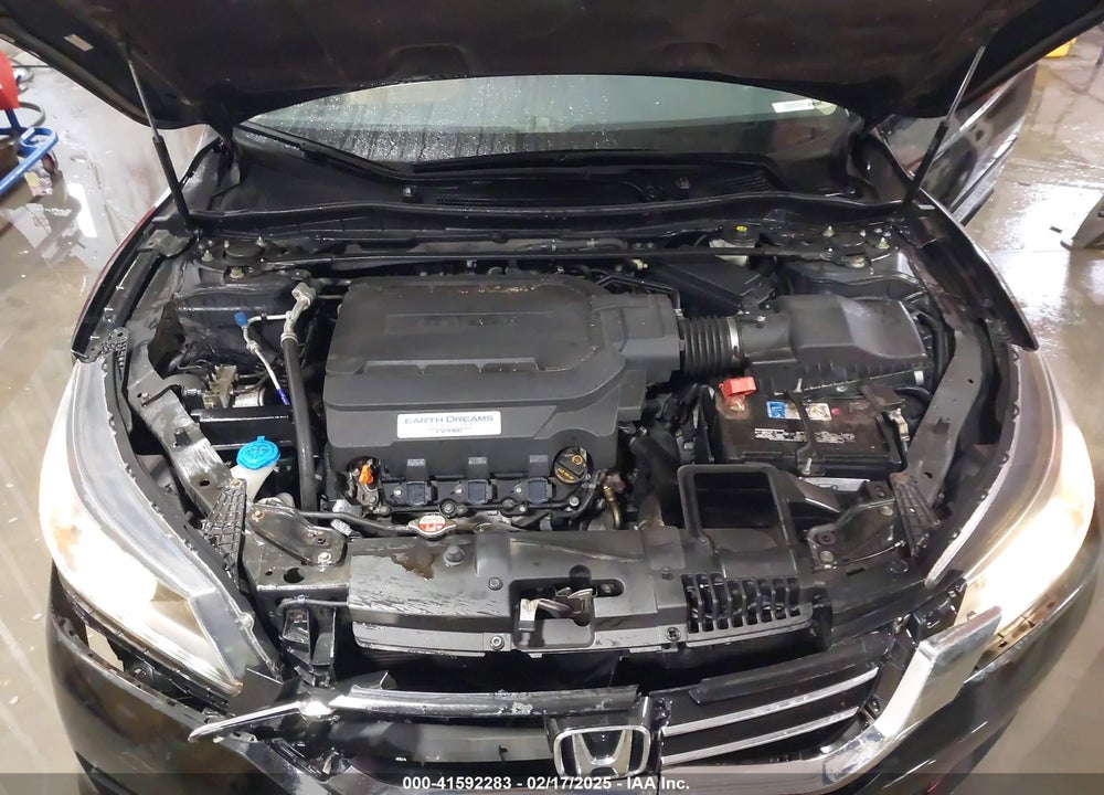2013 HONDA ACCORD VIN: 1HGCR3F80DA034152