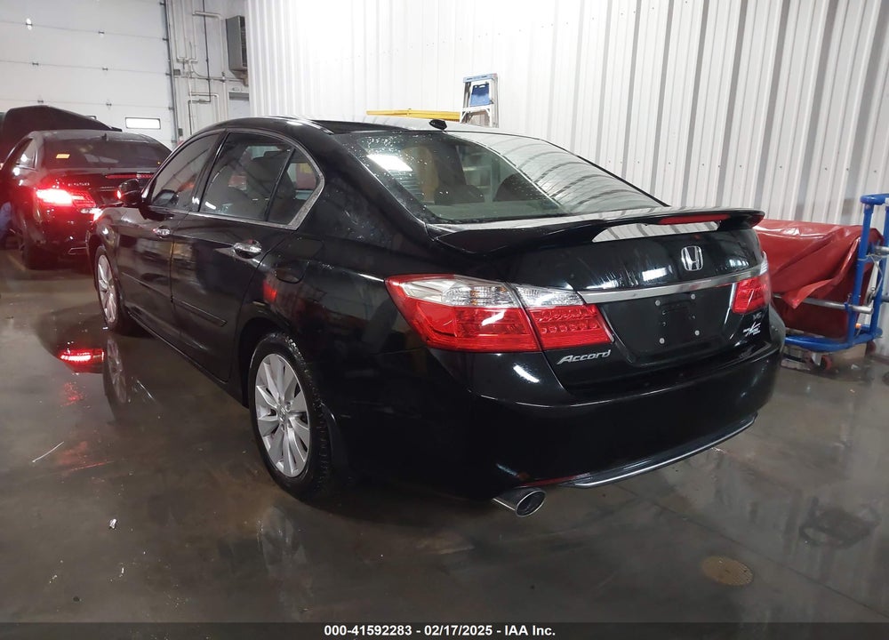 2013 HONDA ACCORD VIN: 1HGCR3F80DA034152