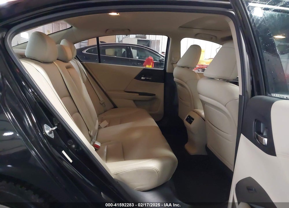 2013 HONDA ACCORD VIN: 1HGCR3F80DA034152