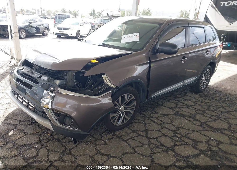 2017 MITSUBISHI OUTLANDER ES VIN: JA4AD2A31HZ064434